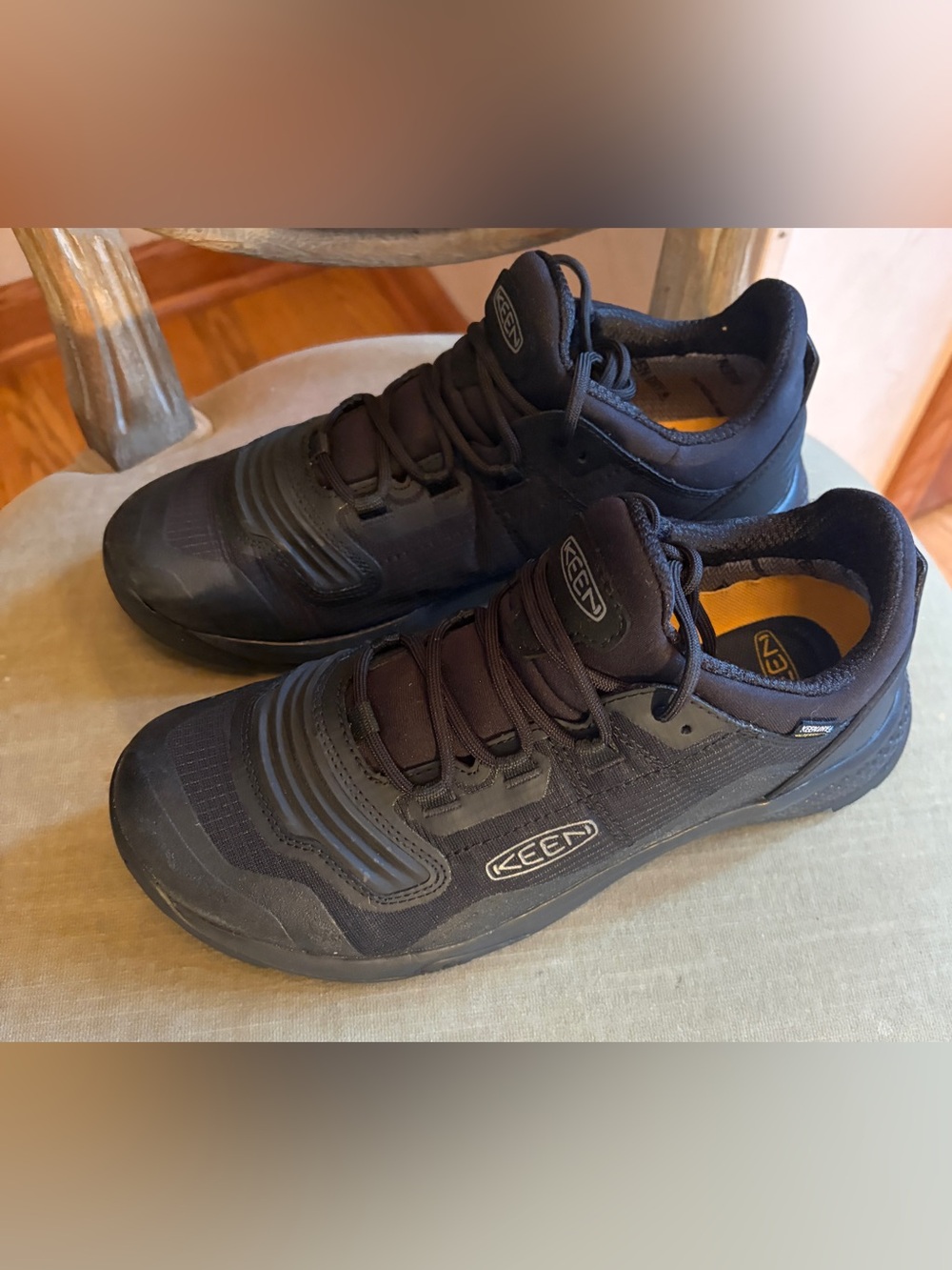 Keen $160 Men's Tempo Flex Waterproof Hiking Shoe 7/Triple Black